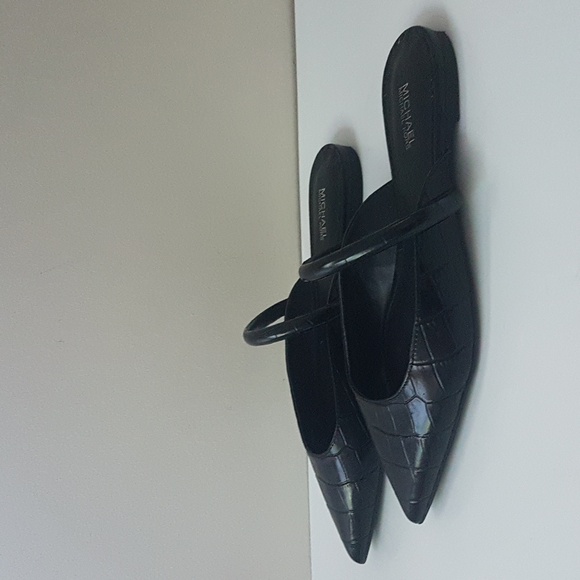 Michael Kors Pointy Toe Flats - Picture 5 of 8